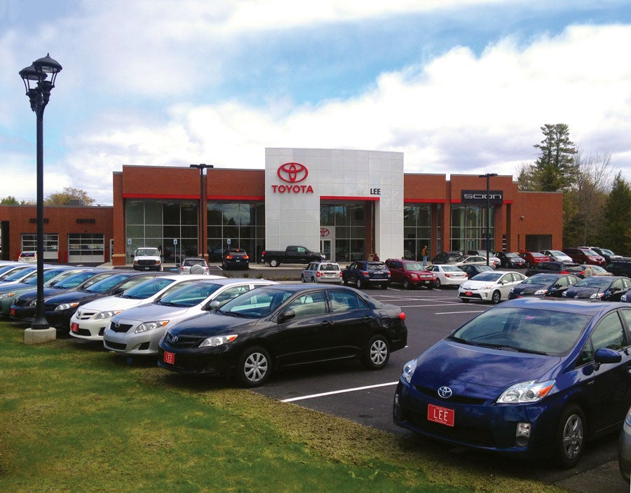 Lee Toyota - Topsham, ME 04086