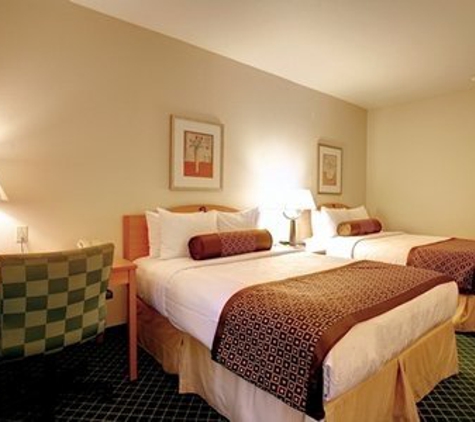 Comfort Inn & Suites - Oakland, CA