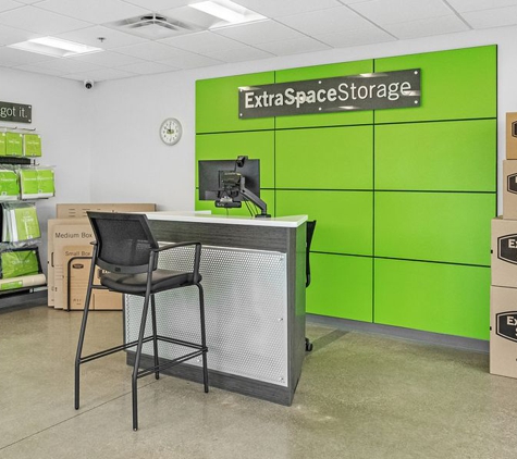 Extra Space Storage - Warren, OH