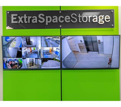 Extra Space Storage - Tampa, FL