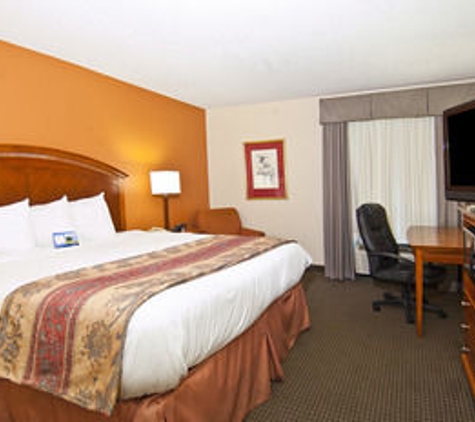 Baymont Inn & Suites - Hattiesburg, MS