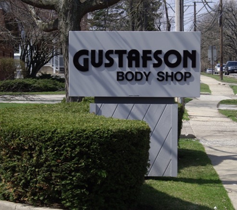 Gustafson Body Shop - Mundelein, IL