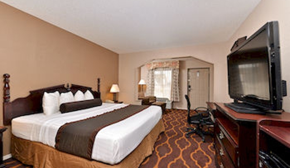 Mockingbird Inn & Suites - Monroeville, AL