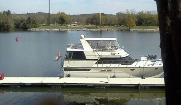 Riverview Restaurant & Marina - Ashland City, TN