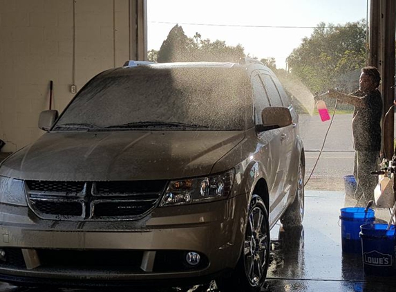 Bubble Bath Hand Car Wash - Lake Wales, FL