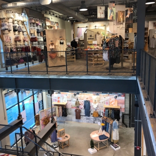 Urban Outfitters - Chicago, IL