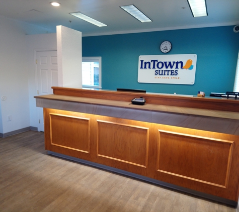 InTown Suites - Carrollton, TX