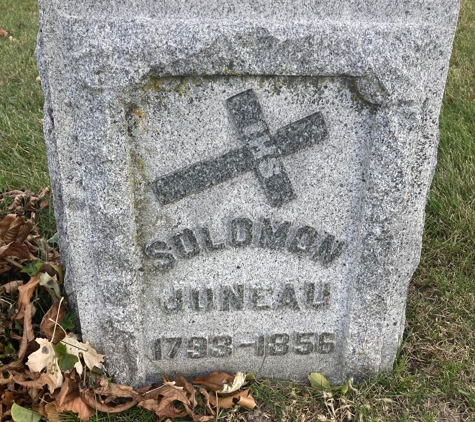 Calvary Cemetery & Mausoleum - Milwaukee, WI