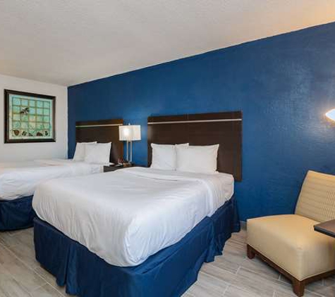 Baymont Inn & Suites - Altamonte Springs, FL