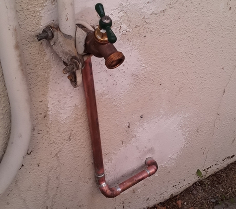 Bob Hunter Plumbing & Heating Company. Replaced leaking connectors for two hoses.