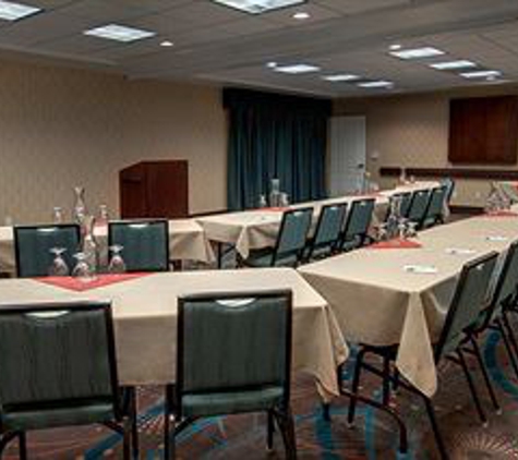 Hampton Inn & Suites Agoura Hills - Agoura Hills, CA