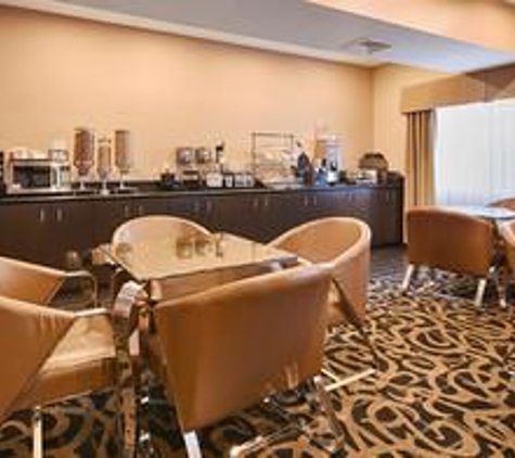 Best Western Plus Wendover Inn - Wendover, UT