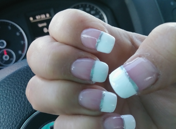 Nails True - Tampa, FL. Not a happy customer����