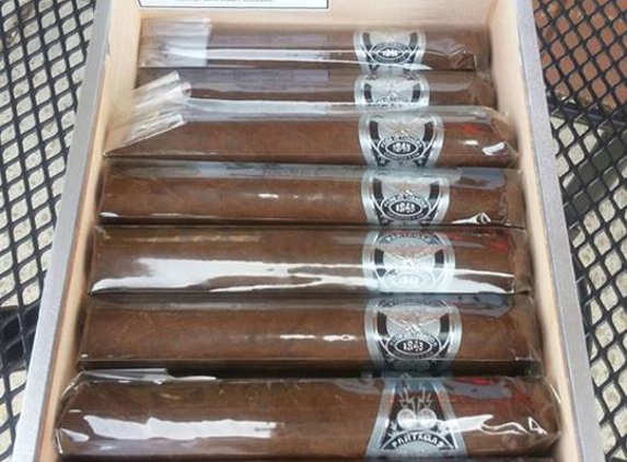 Eduardo Leamon Cigars - Richton Park, IL