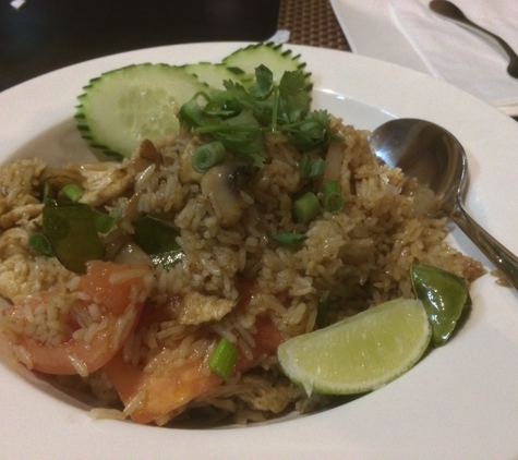 Siri Thai Cuisine - Burbank, CA. Tom yum fried rice