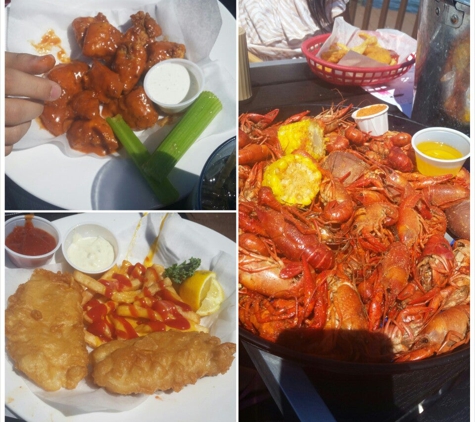 Wolfies Restaurant & Sports Bar - Montgomery, TX