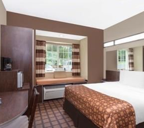 Microtel Inn & Suites by Wyndham Columbia/At Fort Jackson - Columbia, SC