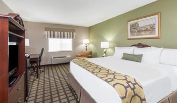 Baymont Inn & Suites - Fulton, MO