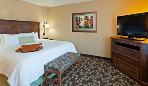 Hampton Inn & Suites Fairbanks - Fairbanks, AK