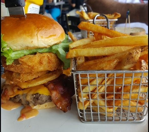 Sidelines Casual Dining - Richmond, KY. Great Burgers try the 
Triple Fried