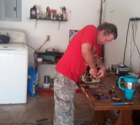 Gary's Small engine repair &servicing - San Antonio, TX. We service and repair chainsaws