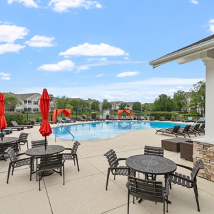 Parkway Lakeside Apartment Homes - O Fallon, IL