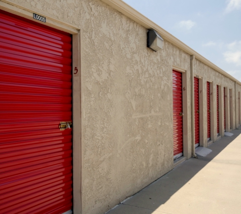 Security Public Storage - Chula Vista, CA. Accessible ground floor units
