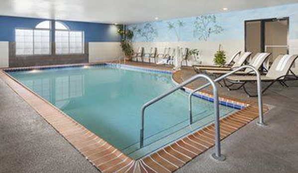 Country Inns & Suites - Lexington, KY