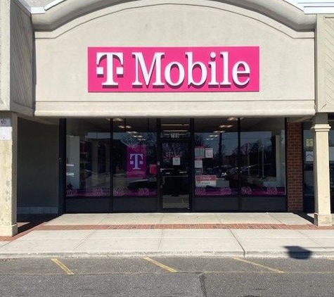 T-Mobile - West Babylon, NY