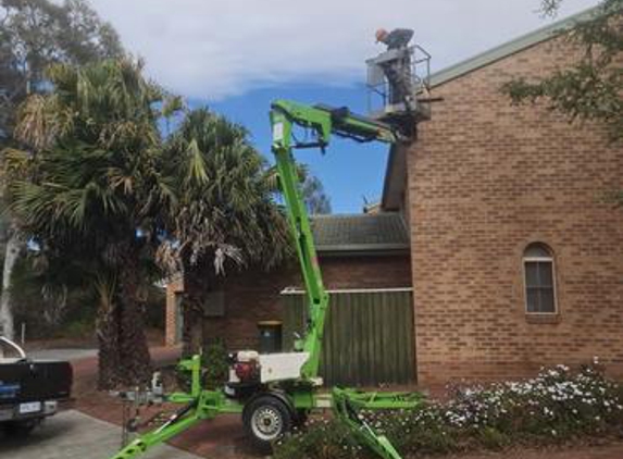 A.C.T Cleaner Gutters - Macgregor, ACT