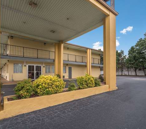 Econo Lodge - Thomaston, GA