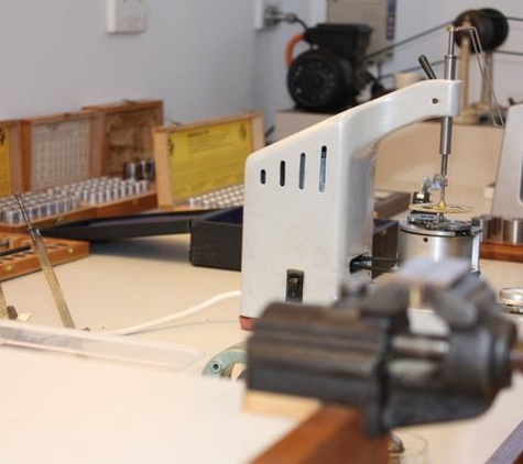Melbourne Antique Clock Repairs - Brunswick, VIC
