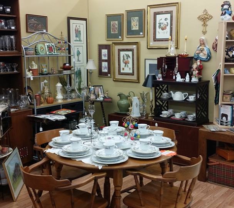 Antiques & Uniques - Wickliffe, OH