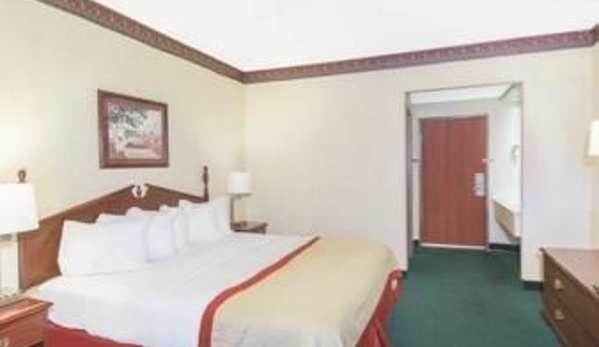 Baymont Inn & Suites - Jonesboro, AR