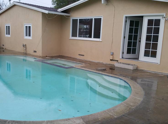 Camarillo Best Pool Cleaning Service - Camarillo, CA