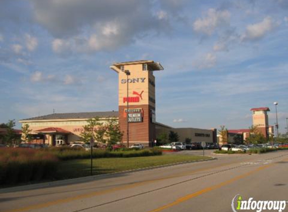 Sunglass Hut - Aurora, IL