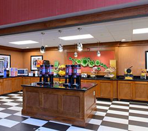 Hampton Inn & Suites Frederick-Fort Detrick - Frederick, MD