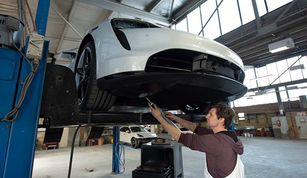 RJP Official Body Repair Centre - Moorabbin, VIC