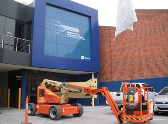 Signed-On - Tullamarine, VIC