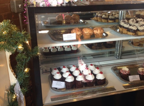 Nora Cupcake Co - Middletown, CT