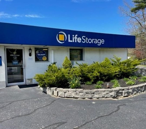 Extra Space Storage - Lee, NH