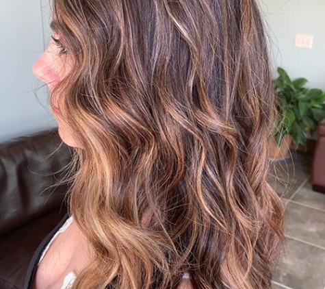 Amanda McKenzie's Hair Loft - Beavercreek, OH