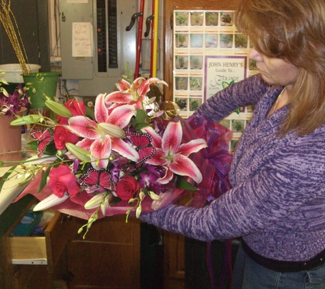 Touch of Love Florist & Weddings - Canon City, CO