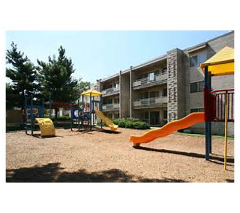 Riverside Plaza Apartments - Oxon Hill, MD