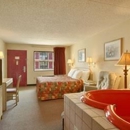 Days Inn & Suites by Wyndham Bentonville - Hotels