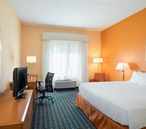 Fairfield Inn & Suites - State College, PA