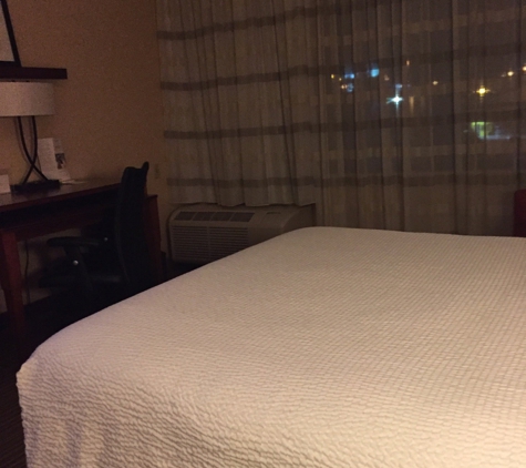 Courtyard by Marriott - Des Plaines, IL