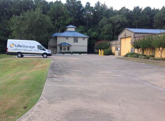 Life Storage - Tomball, TX