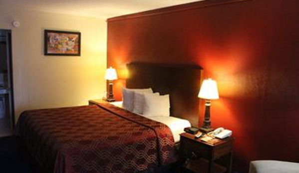 Econo Lodge - Perrysburg, OH