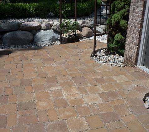 'R'Tistic Hardscapes - Macomb, MI